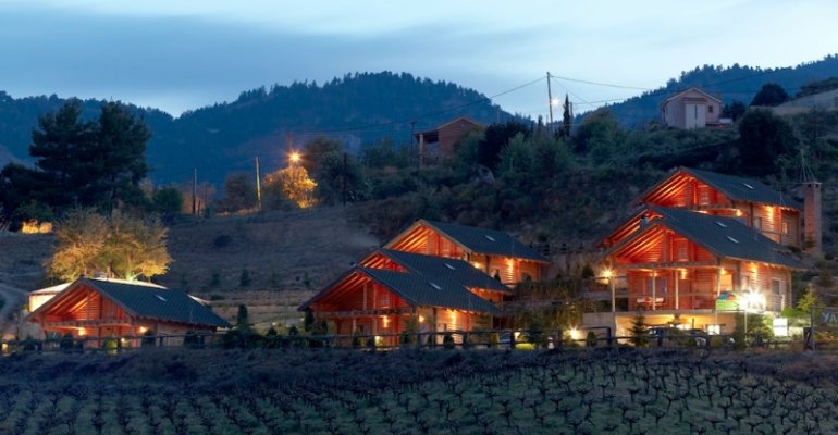 Τρίκαλα Κορινθίας – Μαγευτική εξόρμηση στη φύση με διαμονή υψηλών προδιαγραφών στο Υάδες Mountain Resort