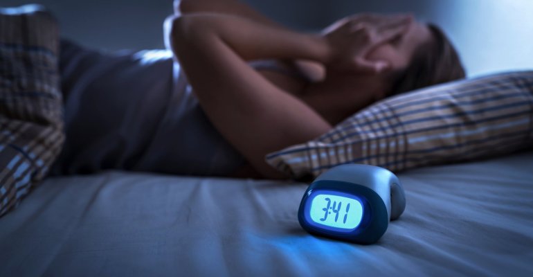 Αργείς να κοιμηθείς το βράδυ; Από αυτές τις παθήσεις κινδυνεύεις σύμφωνα με έρευνα