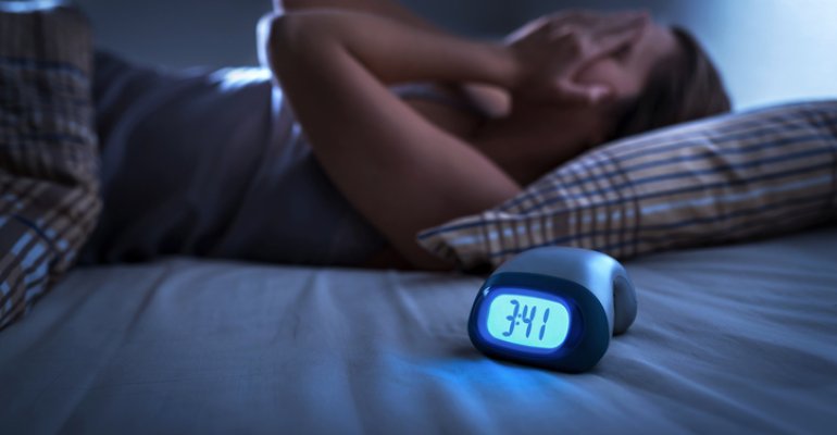 Σε ταλαιπωρεί η αυπνία; 2+1 tricks για να μην ξυπνάς κατά την διάρκεια της νύχτας