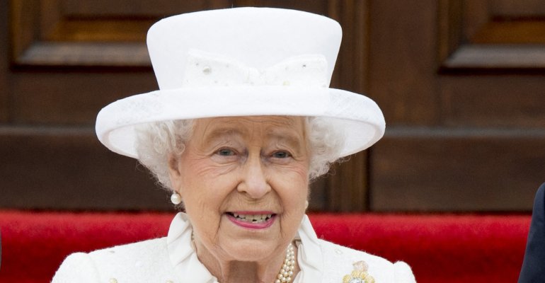 Βασίλισσα Ελισάβετ: Ο επικίνδυνος τρόπος που γέννησε τα τρία πρώτα παιδιά της ώστε να αντέξει τους πόνους