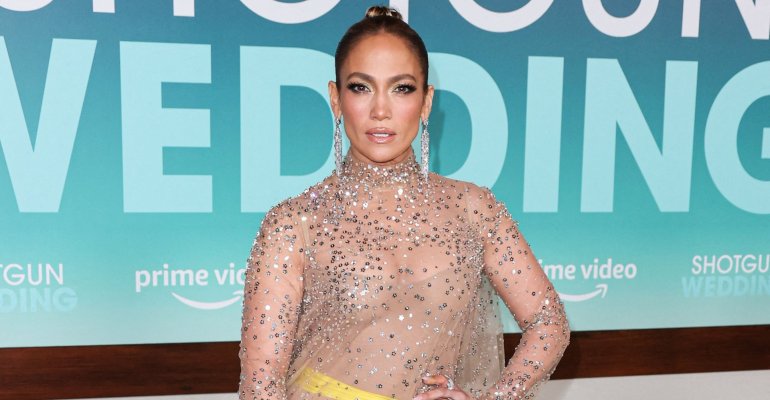 Jennifer Lopez: Αποκαλύπτει αν έχει κάνει μπότοξ και ποια είναι τα μυστικά ομορφιάς της
