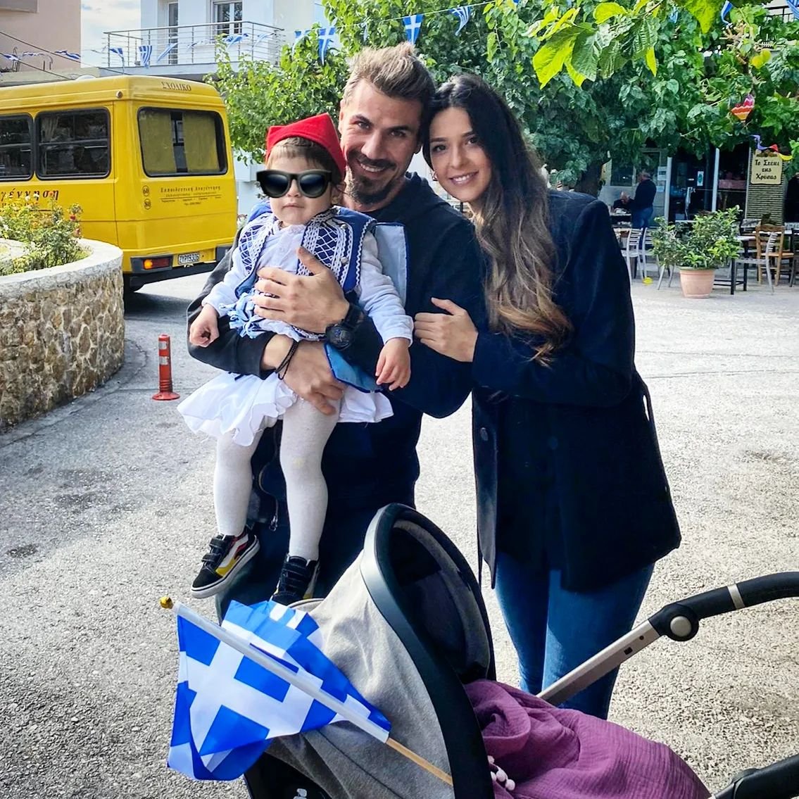 Άκης Πετρετζίκης: Ο γιος του τον επισκέφθηκε στη δουλειά! Το γλυκό στιγμιότυπο που μοιράστηκε στο Instagram